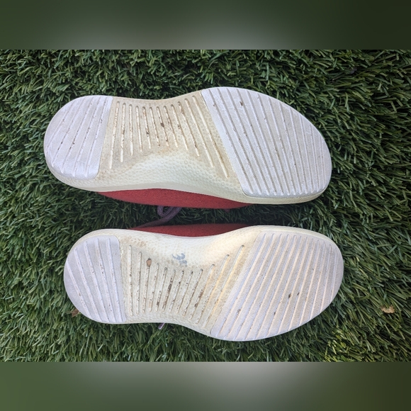 Allbirds Womens Red Shoes - Picture 2 of 8